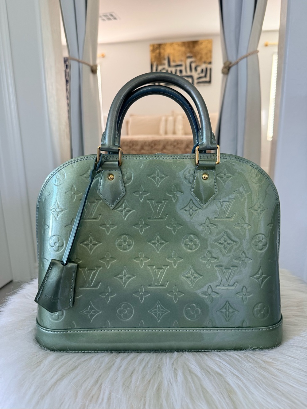 Louis Vuitton Alma PM in Green Vernis - Excellent Condition